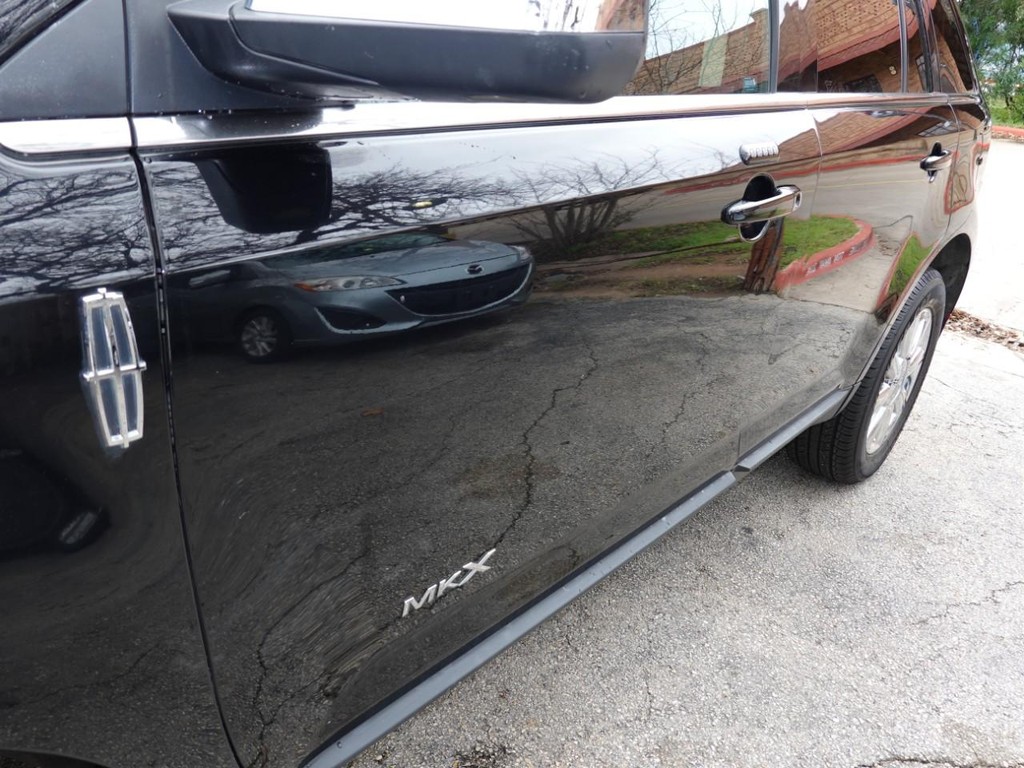 Lincoln MKX Vehicle Full-screen Gallery Image 10