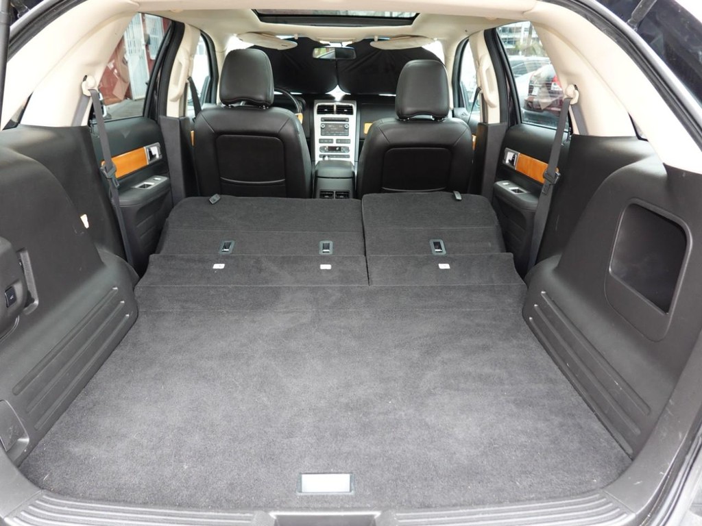 Lincoln MKX Vehicle Full-screen Gallery Image 27