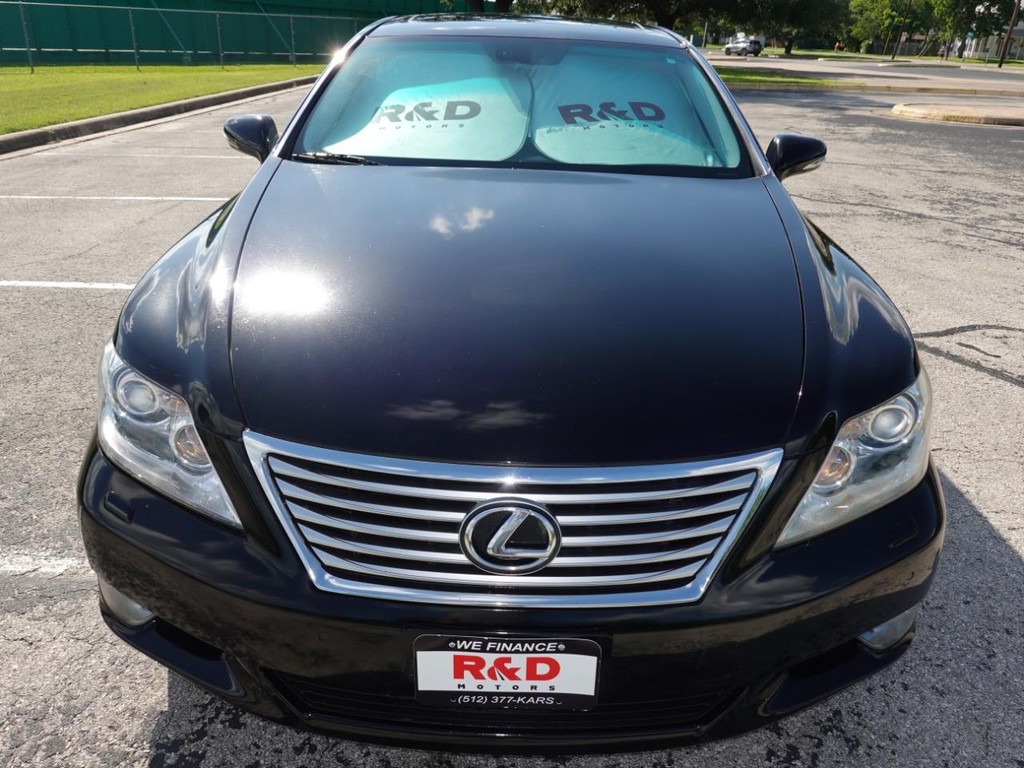 Lexus LS 460 Vehicle Full-screen Gallery Image 02