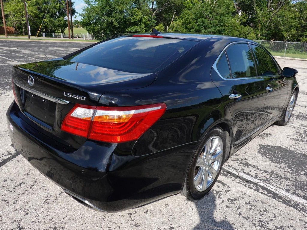 Lexus LS 460 Vehicle Full-screen Gallery Image 07