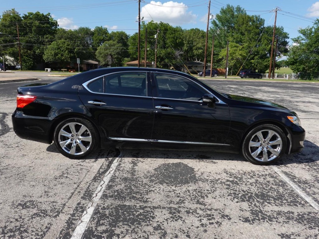 Lexus LS 460 Vehicle Full-screen Gallery Image 08