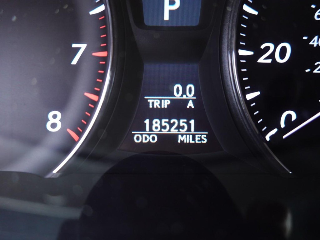 Lexus LS 460 Vehicle Full-screen Gallery Image 12