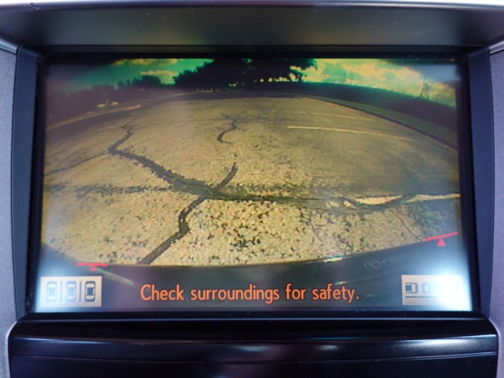 Lexus LS 460 Vehicle Full-screen Gallery Image 15