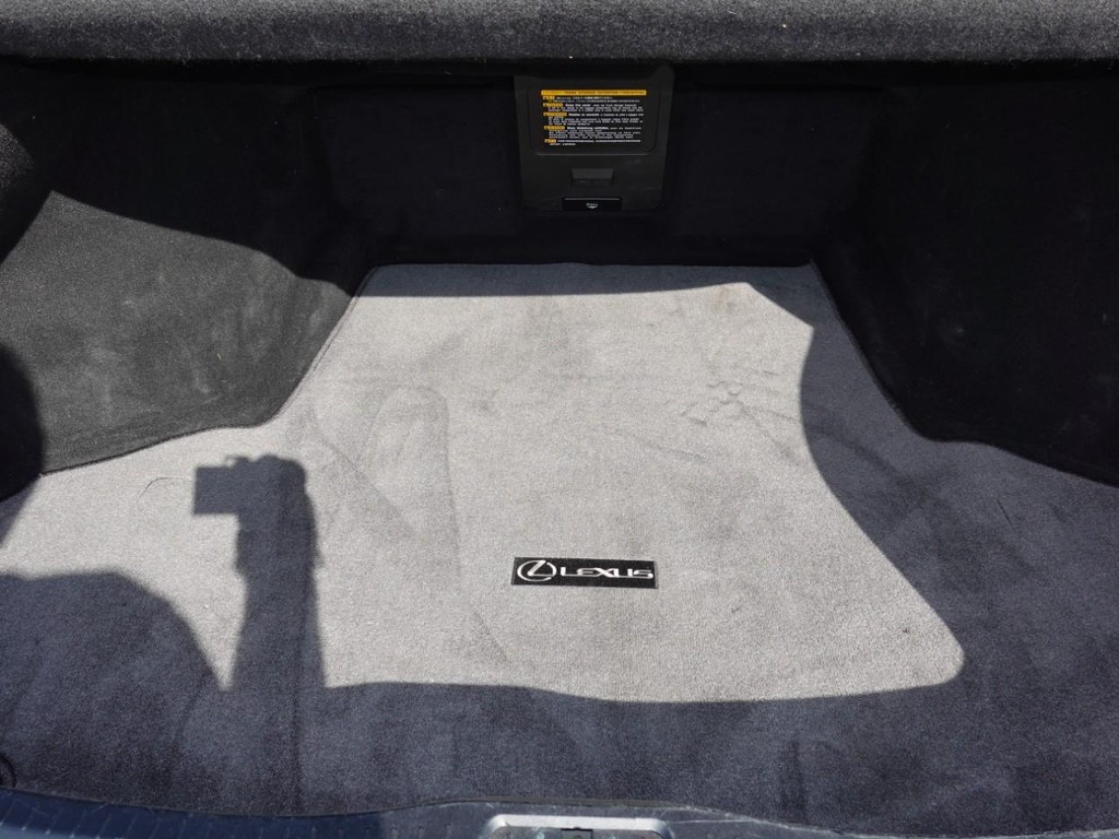 Lexus LS 460 Vehicle Full-screen Gallery Image 27