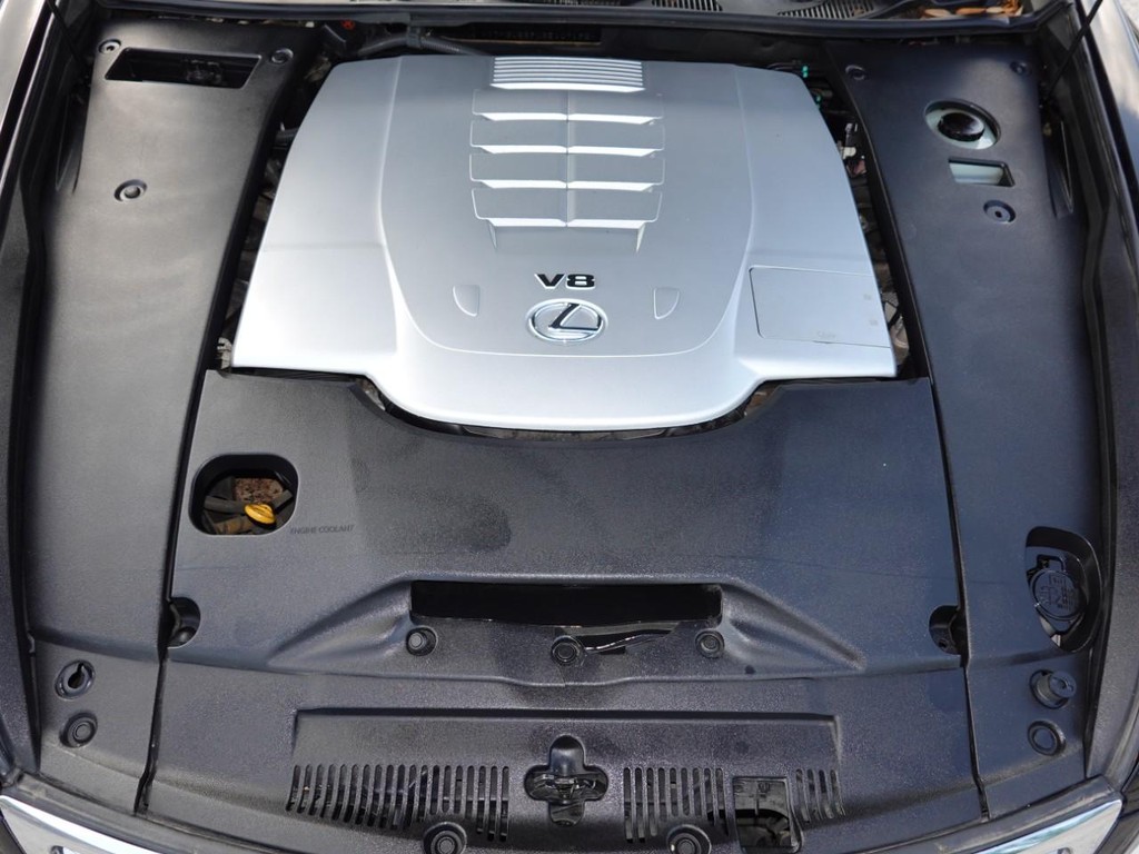 Lexus LS 460 Vehicle Full-screen Gallery Image 28
