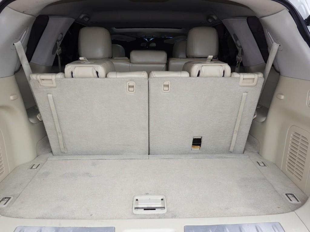 INFINITI JX35 Vehicle Full-screen Gallery Image 25