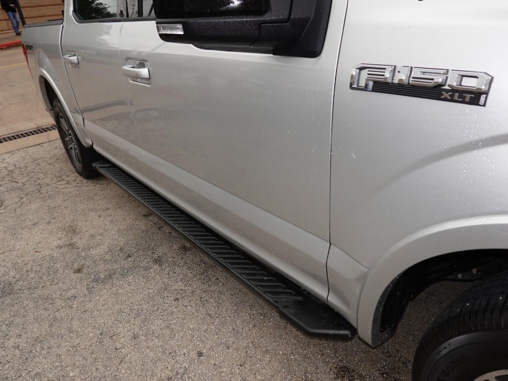 Ford F-150 Vehicle Full-screen Gallery Image 10