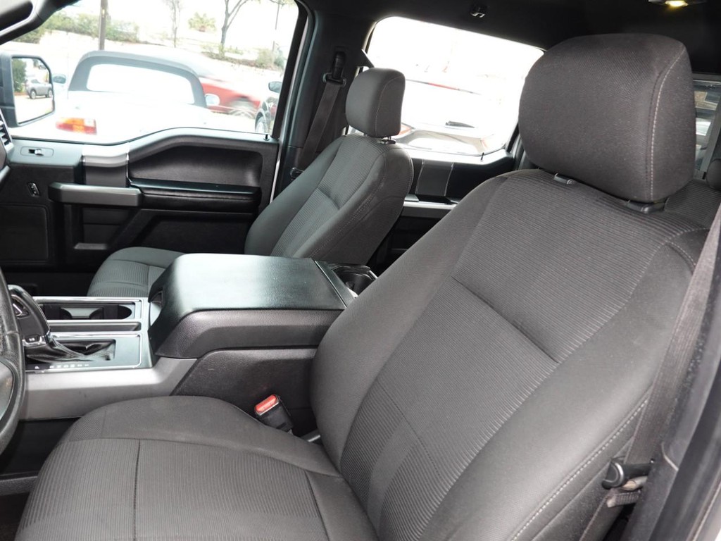 Ford F-150 Vehicle Full-screen Gallery Image 15