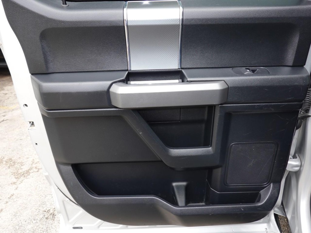 Ford F-150 Vehicle Full-screen Gallery Image 20