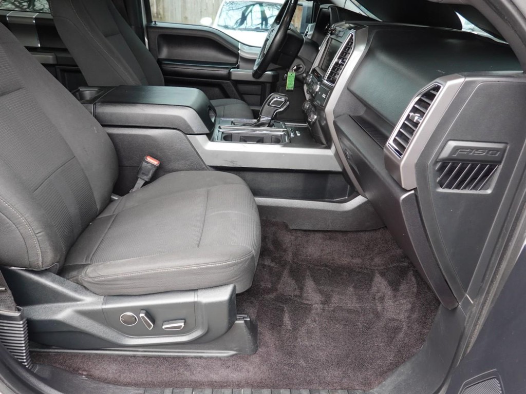 Ford F-150 Vehicle Full-screen Gallery Image 22