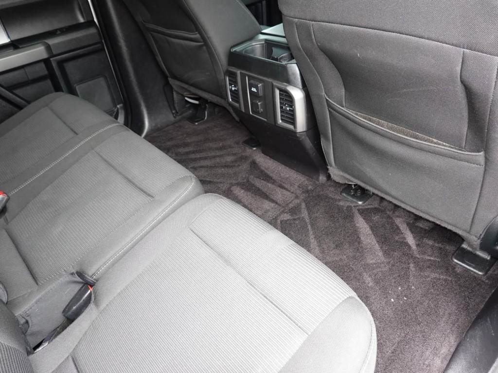 Ford F-150 Vehicle Full-screen Gallery Image 24