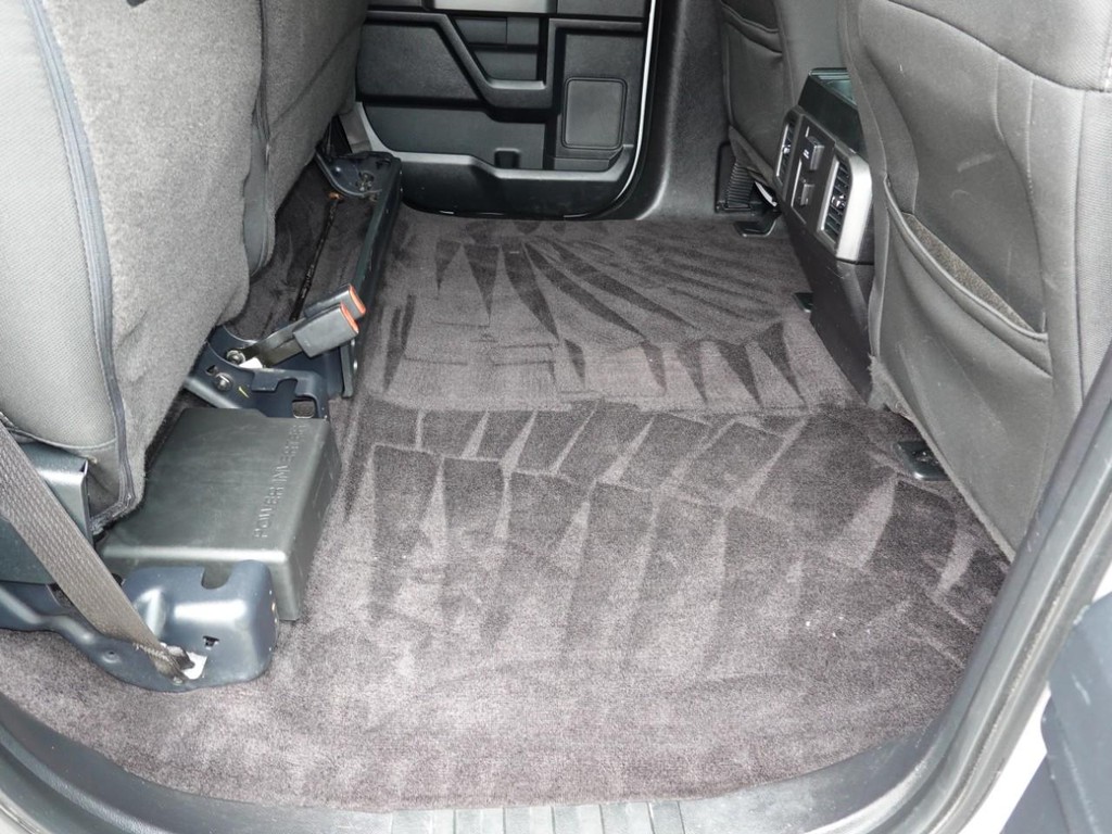 Ford F-150 Vehicle Full-screen Gallery Image 25