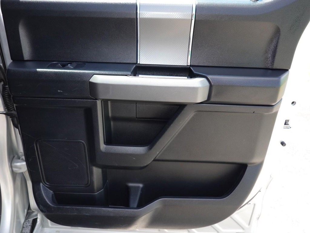 Ford F-150 Vehicle Full-screen Gallery Image 27