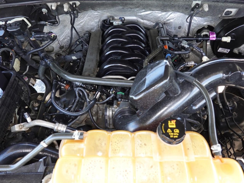 Ford F-150 Vehicle Full-screen Gallery Image 28