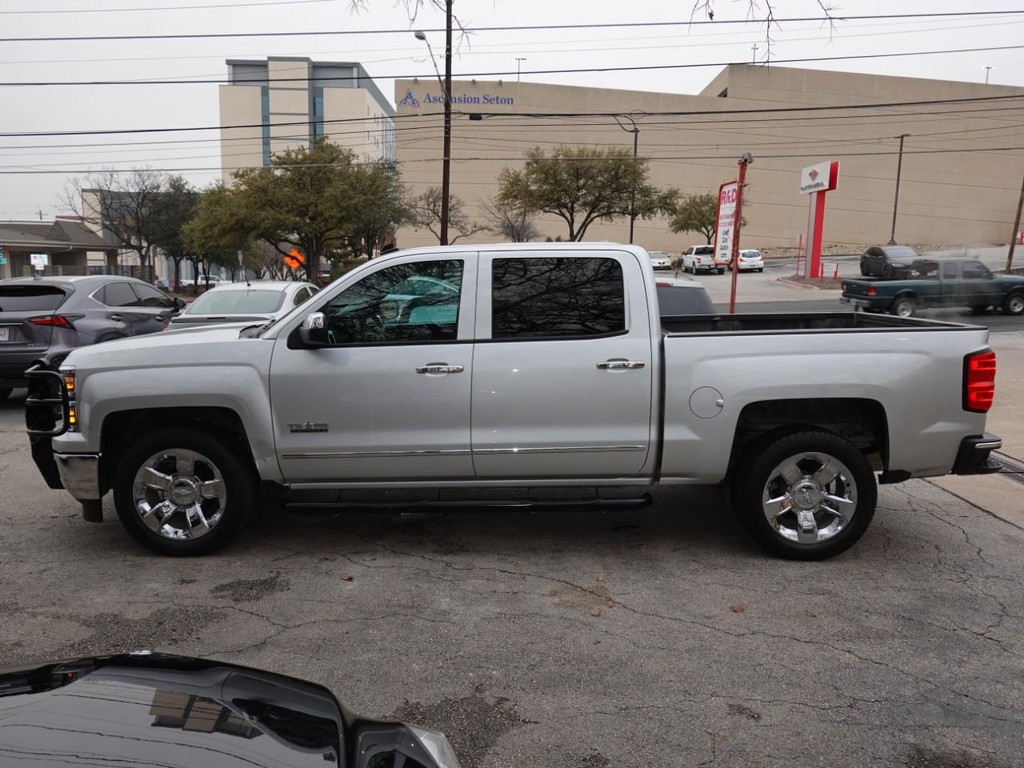 Chevrolet Silverado 1500 Vehicle Full-screen Gallery Image 04