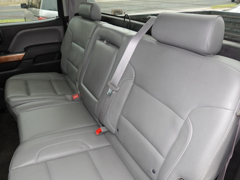 Chevrolet Silverado 1500 Vehicle Full-screen Gallery Image 19