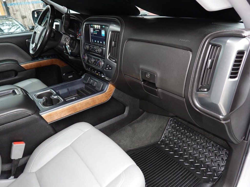 Chevrolet Silverado 1500 Vehicle Full-screen Gallery Image 21