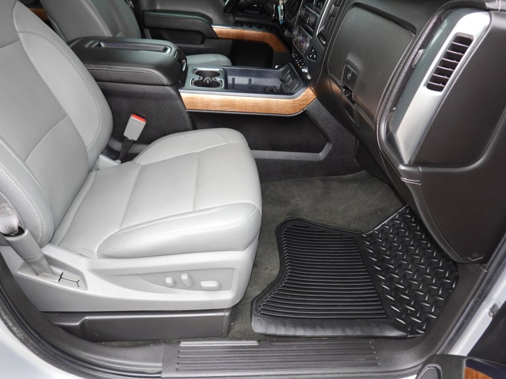 Chevrolet Silverado 1500 Vehicle Full-screen Gallery Image 22