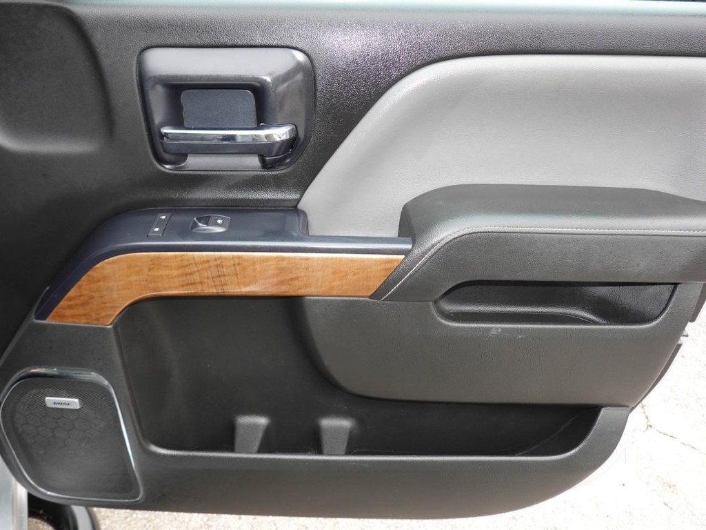 Chevrolet Silverado 1500 Vehicle Full-screen Gallery Image 23