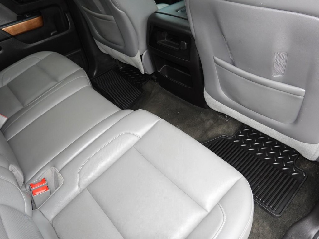 Chevrolet Silverado 1500 Vehicle Full-screen Gallery Image 24