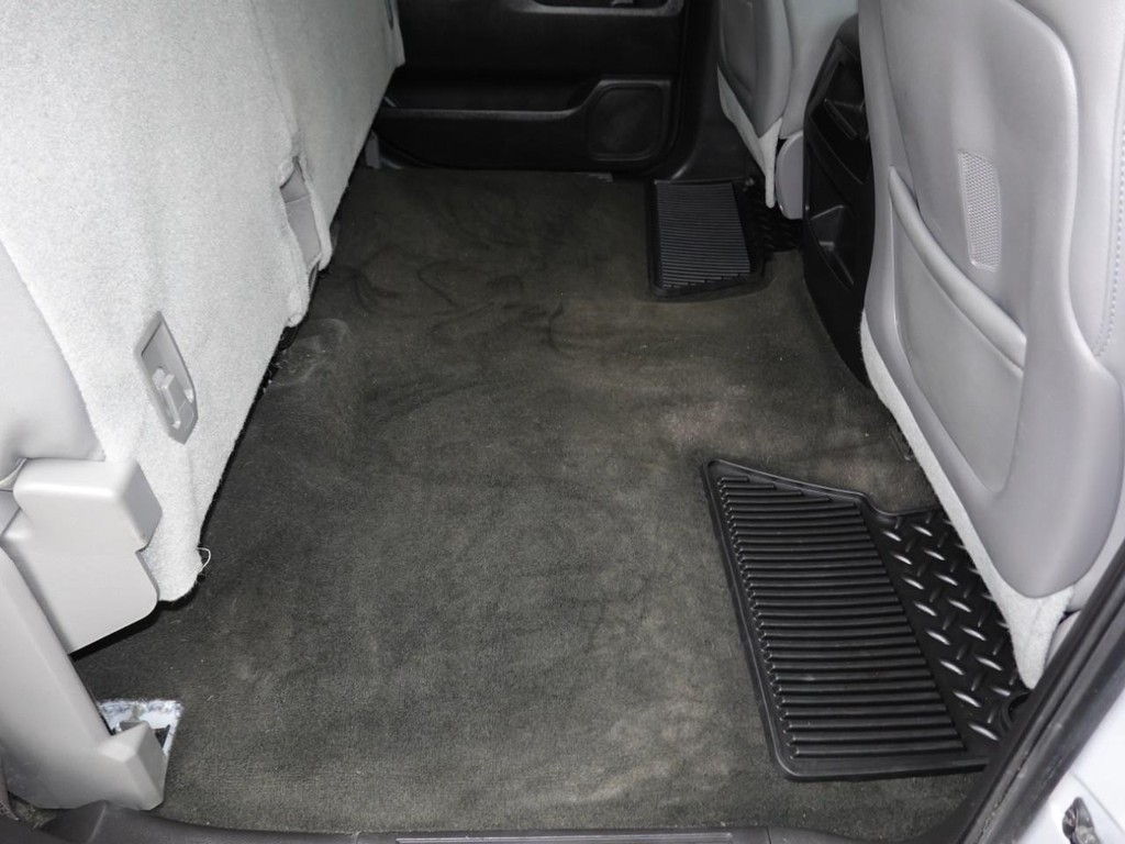 Chevrolet Silverado 1500 Vehicle Full-screen Gallery Image 25