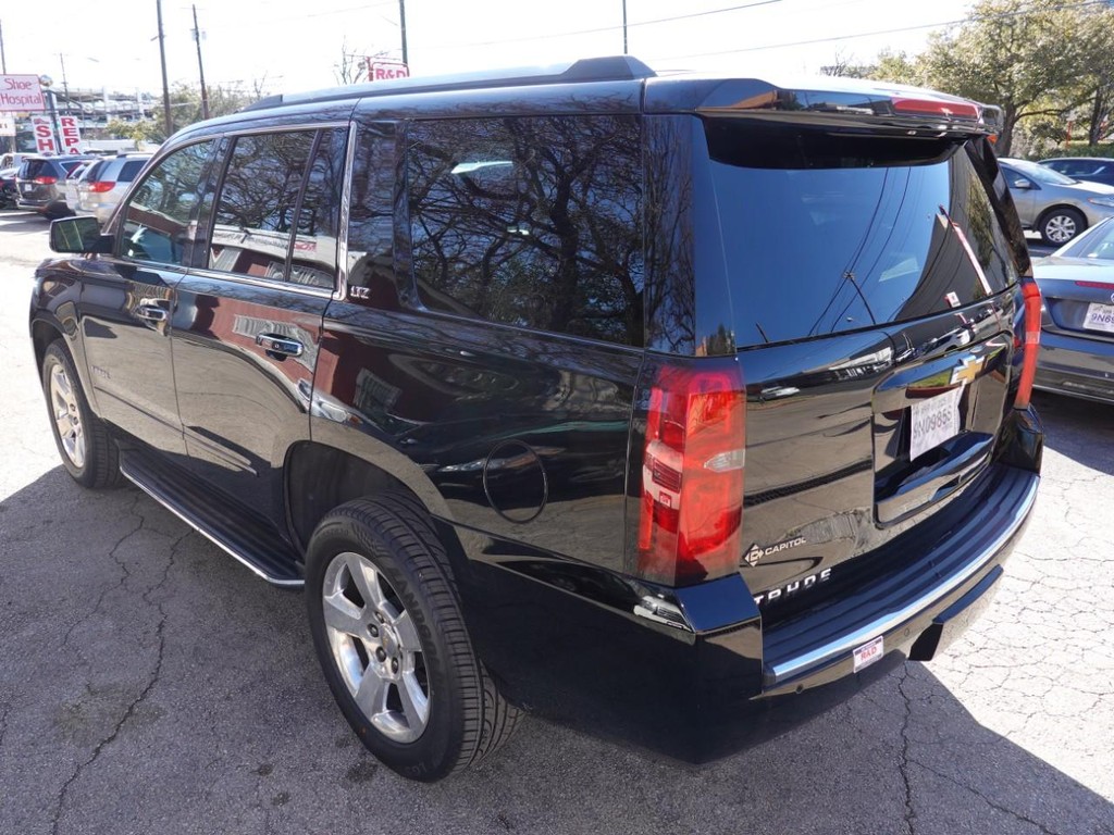 Chevrolet Tahoe Vehicle Full-screen Gallery Image 05
