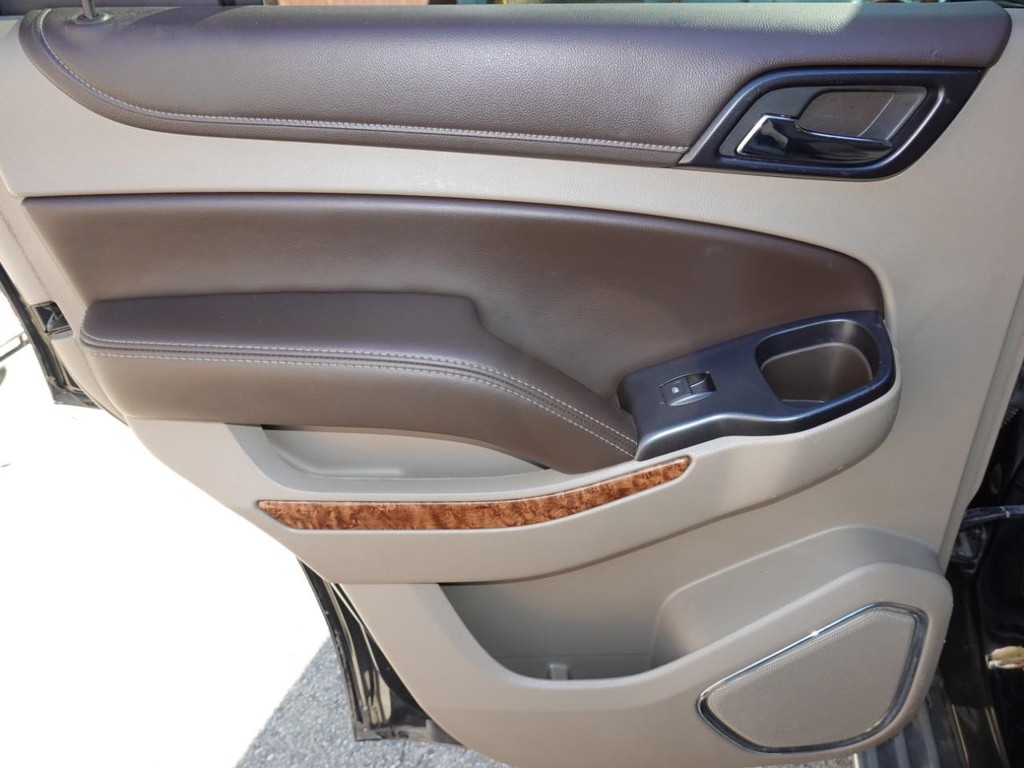 Chevrolet Tahoe Vehicle Full-screen Gallery Image 21