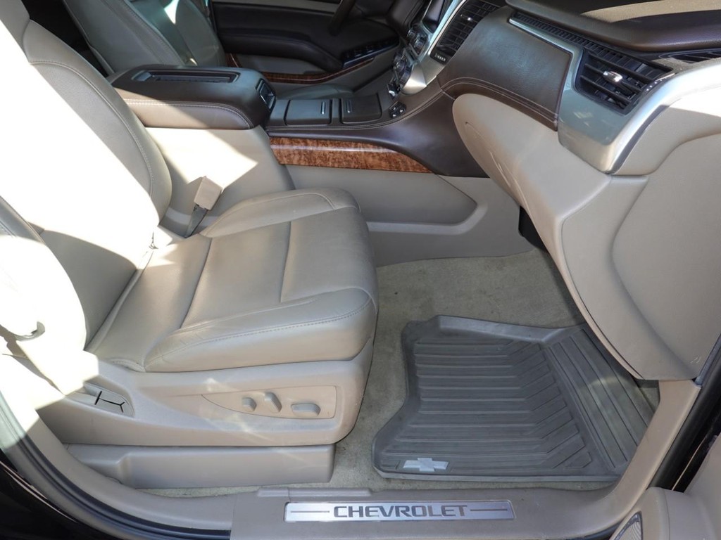 Chevrolet Tahoe Vehicle Full-screen Gallery Image 24
