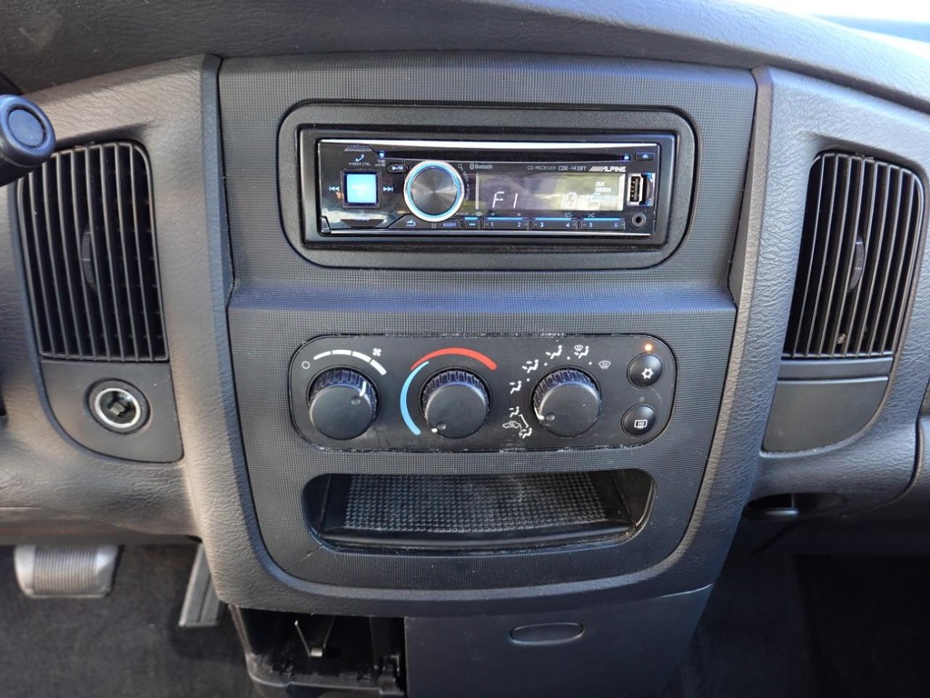 Dodge Ram 1500 Vehicle Full-screen Gallery Image 14