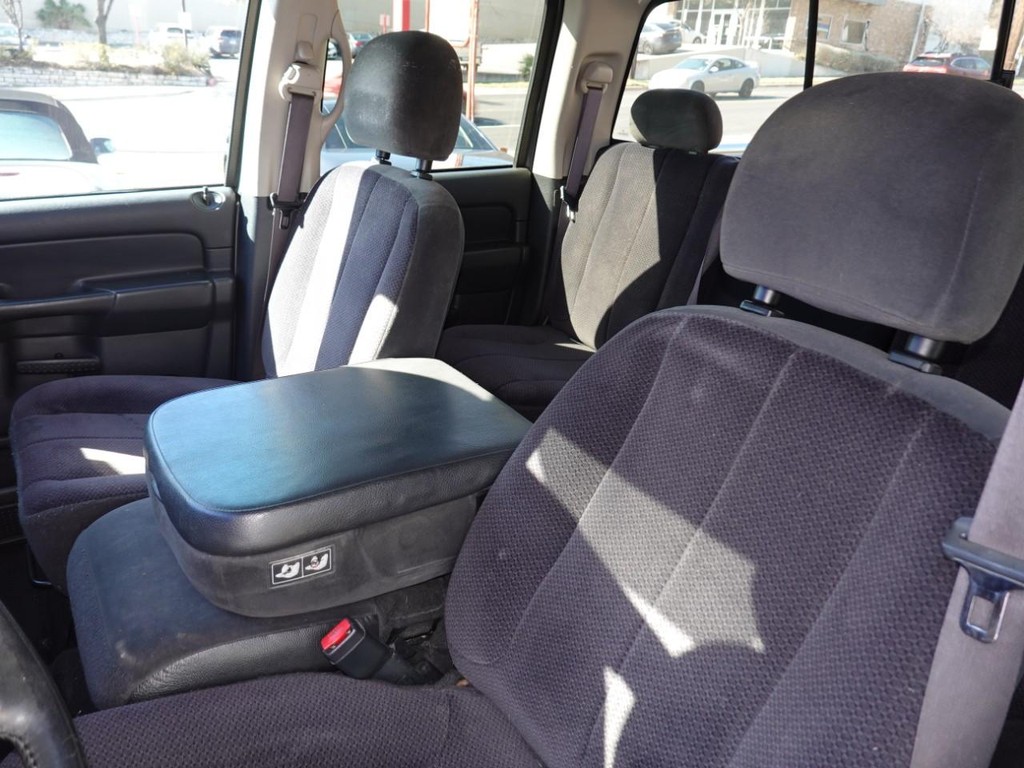 Dodge Ram 1500 Vehicle Full-screen Gallery Image 15