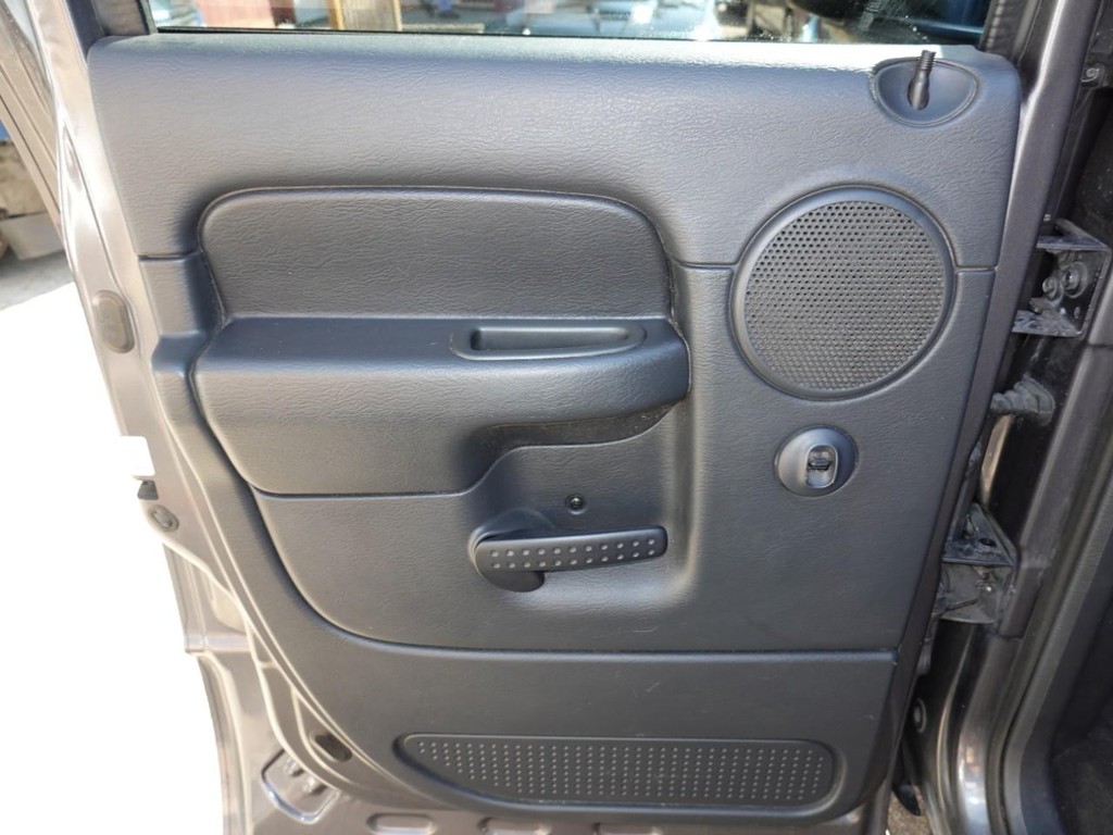 Dodge Ram 1500 Vehicle Full-screen Gallery Image 19