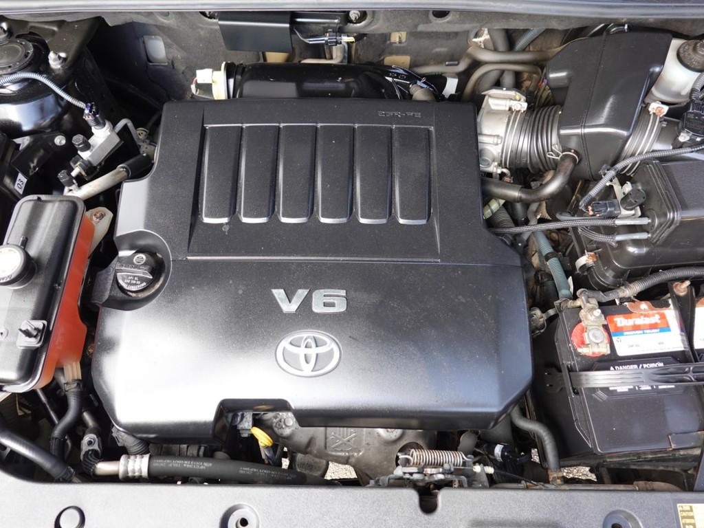 Toyota RAV4 Vehicle Full-screen Gallery Image 29