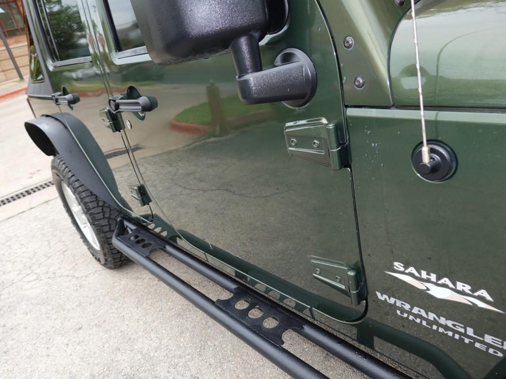 Jeep Wrangler Vehicle Full-screen Gallery Image 10