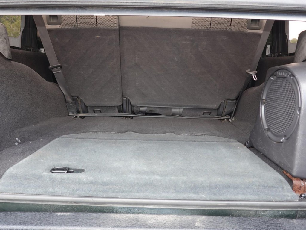 Jeep Wrangler Vehicle Full-screen Gallery Image 26