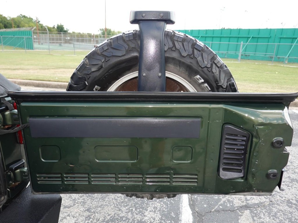 Jeep Wrangler Vehicle Full-screen Gallery Image 27