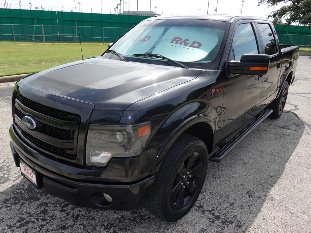 Ford F-150 Vehicle Full-screen Gallery Image 03