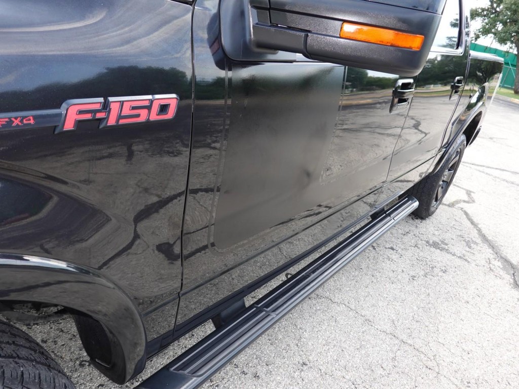Ford F-150 Vehicle Full-screen Gallery Image 11