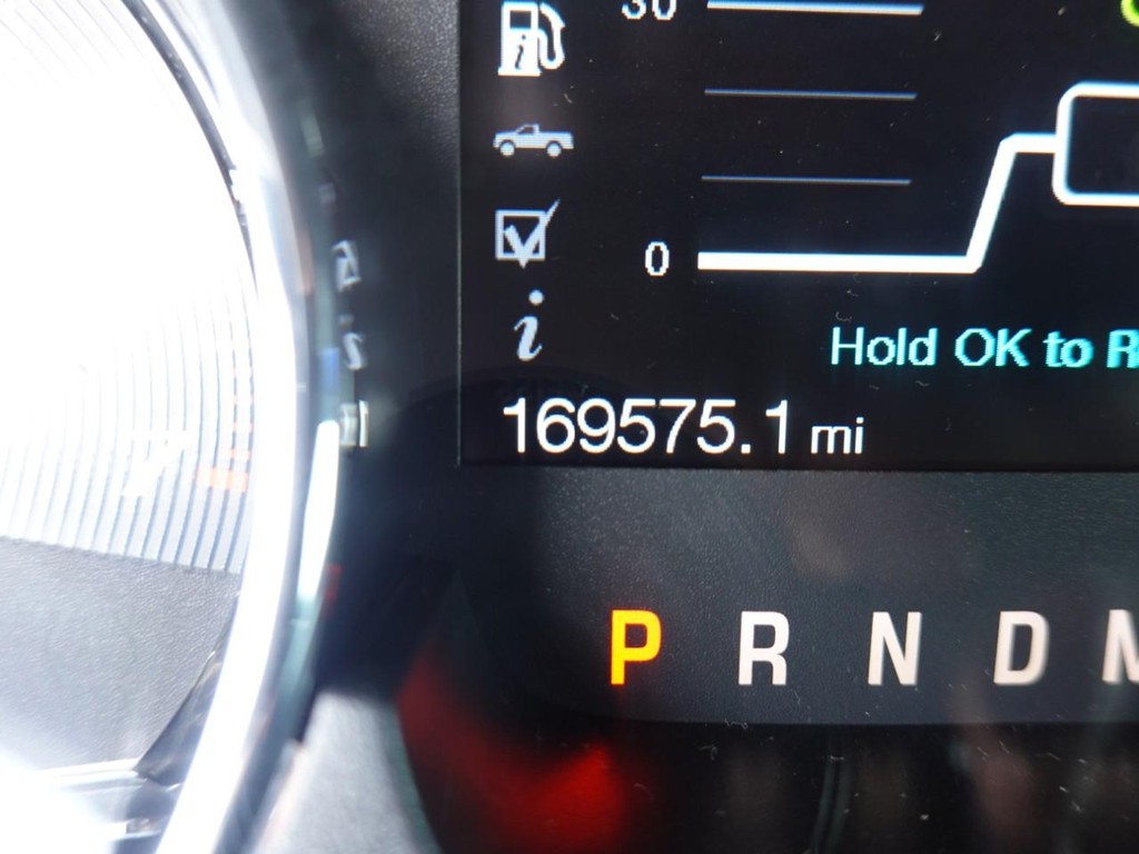 Ford F-150 Vehicle Full-screen Gallery Image 13