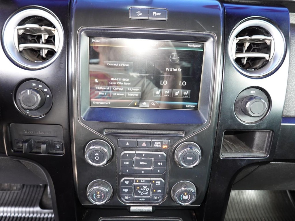 Ford F-150 Vehicle Full-screen Gallery Image 15