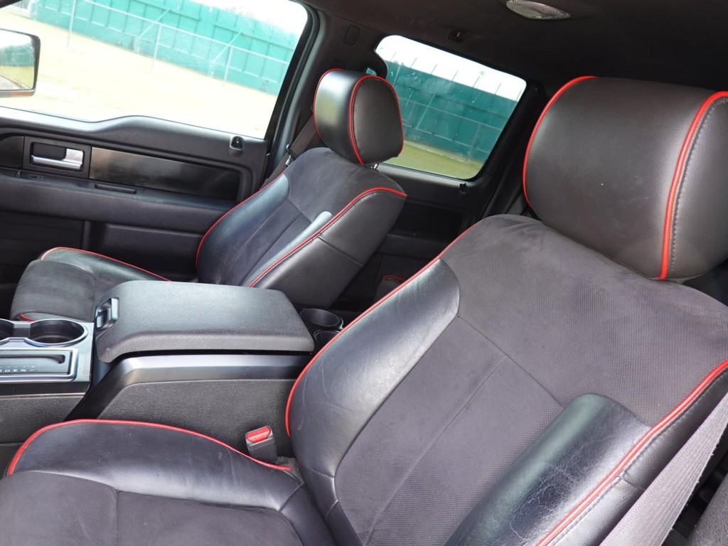 Ford F-150 Vehicle Full-screen Gallery Image 17