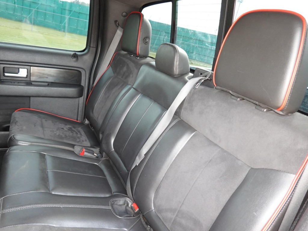 Ford F-150 Vehicle Full-screen Gallery Image 21