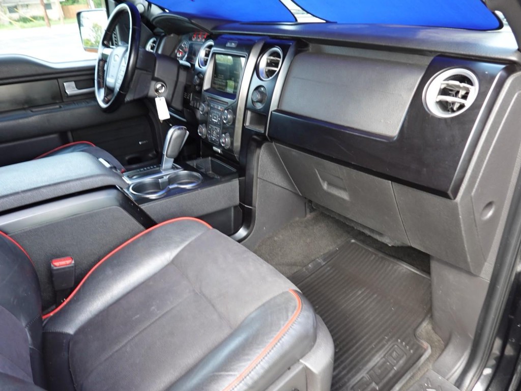 Ford F-150 Vehicle Full-screen Gallery Image 23