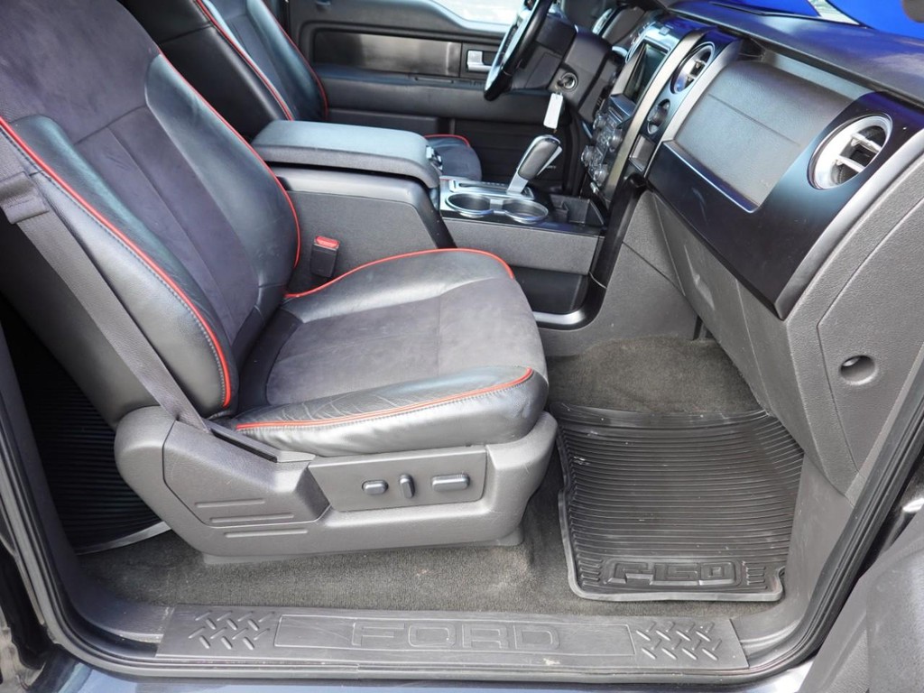 Ford F-150 Vehicle Full-screen Gallery Image 24