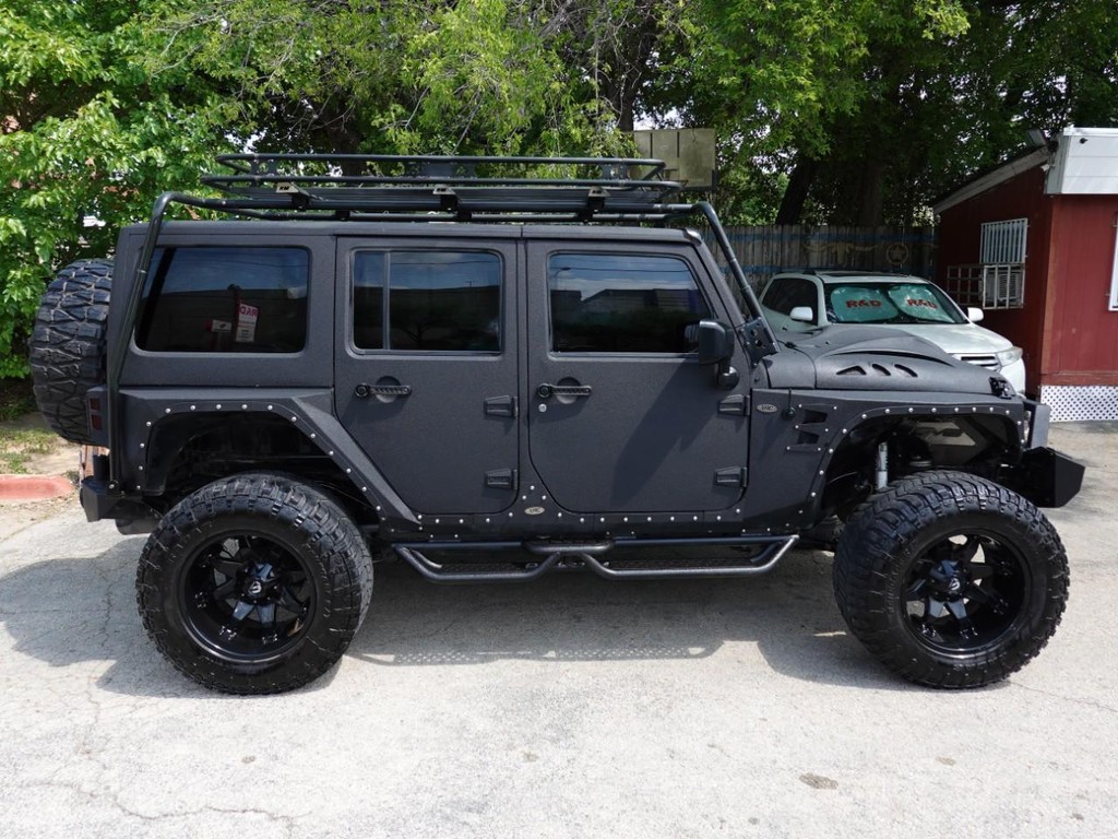 Jeep Wrangler Unlimited Vehicle Full-screen Gallery Image 08