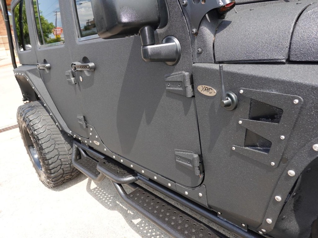 Jeep Wrangler Unlimited Vehicle Full-screen Gallery Image 11