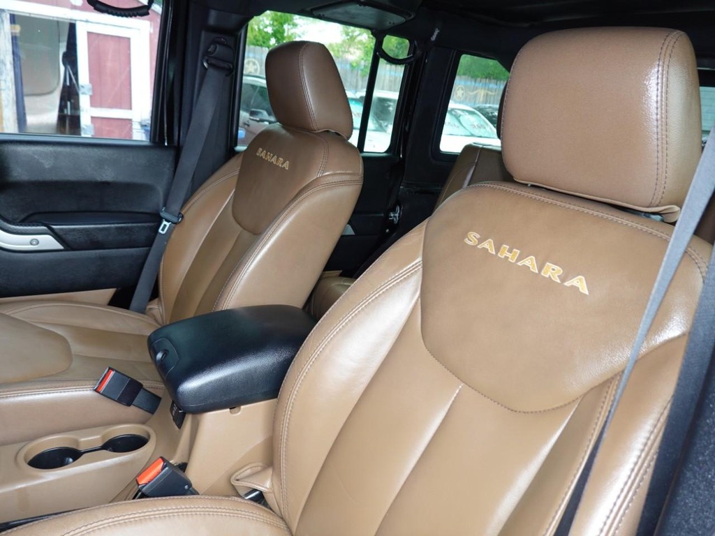 Jeep Wrangler Unlimited Vehicle Full-screen Gallery Image 15