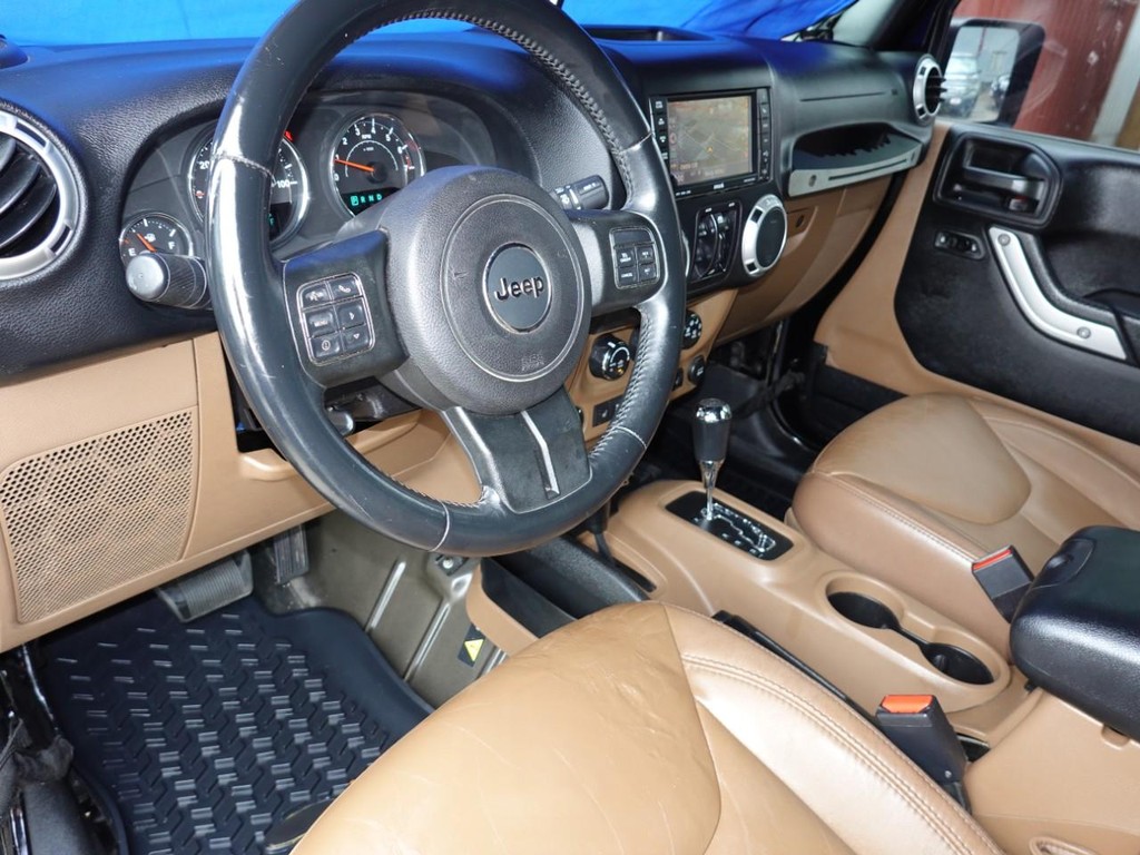 Jeep Wrangler Unlimited Vehicle Full-screen Gallery Image 16