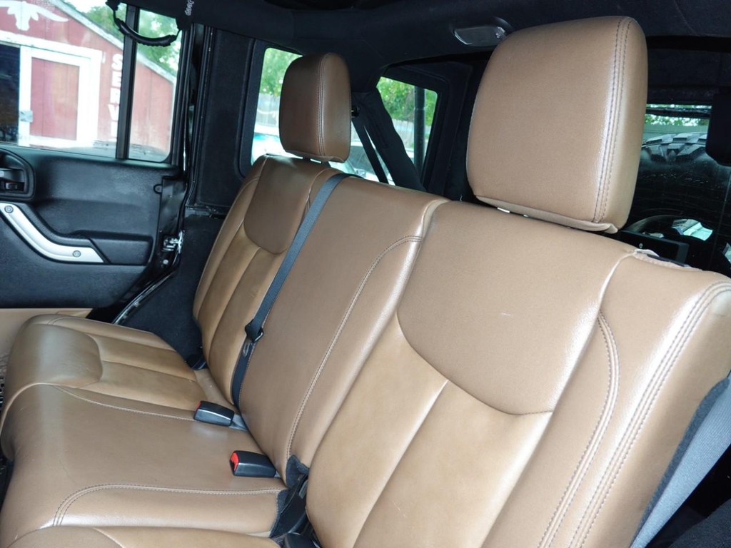 Jeep Wrangler Unlimited Vehicle Full-screen Gallery Image 18