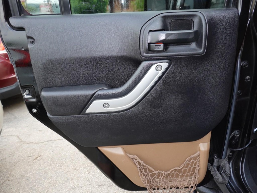 Jeep Wrangler Unlimited Vehicle Full-screen Gallery Image 20