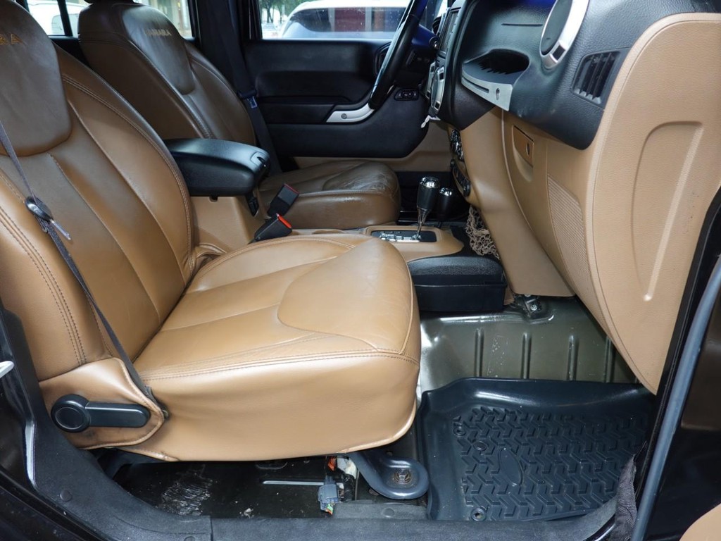 Jeep Wrangler Unlimited Vehicle Full-screen Gallery Image 22